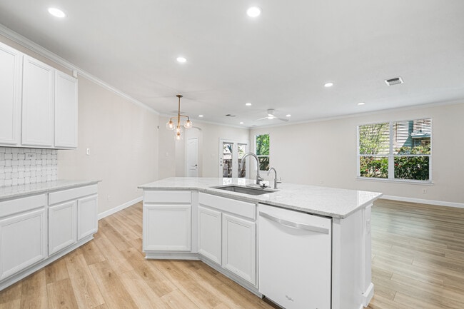 Building Photo - 2073 Turkey Creek