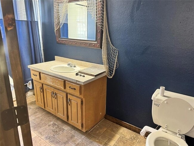 Building Photo - 353112 E 860 Rd