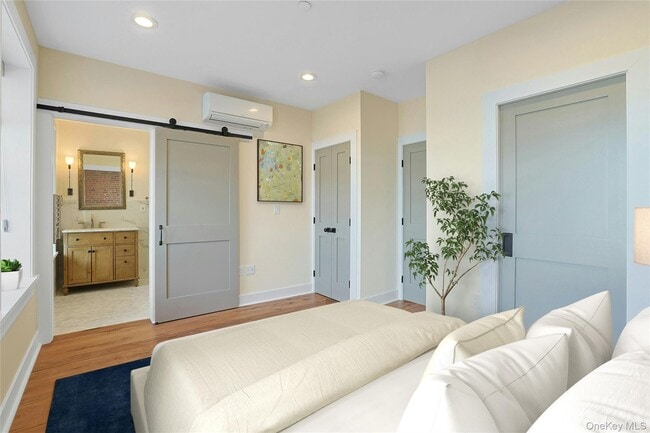 Building Photo - 19 Main St