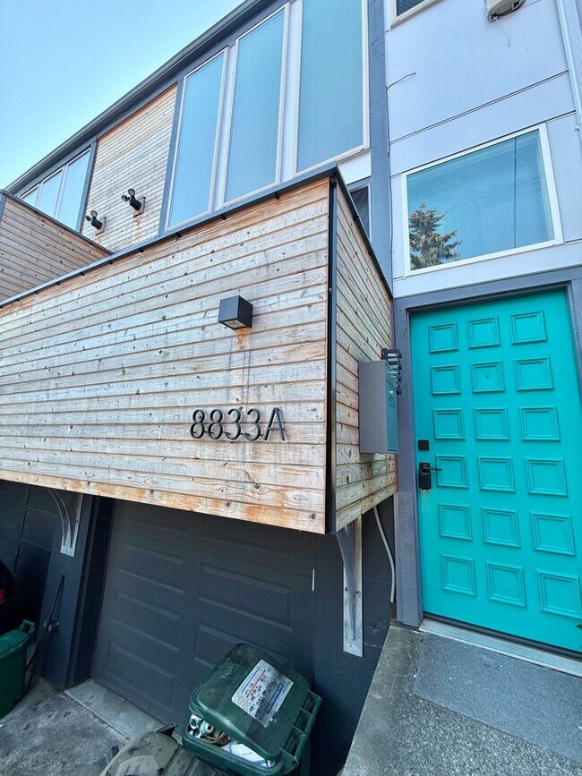 Building Photo - 8833 A Midvale Ave N