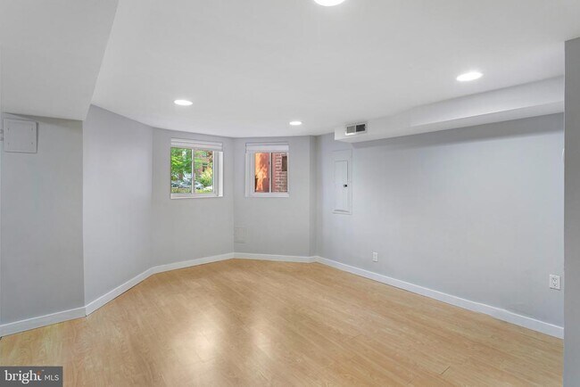 Building Photo - 1311 East Capitol St SE