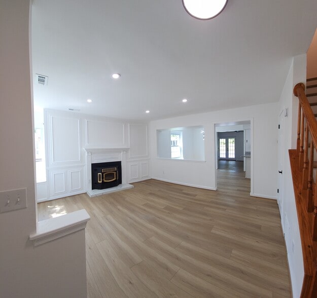Building Photo - 1206 Caldwell Ct S