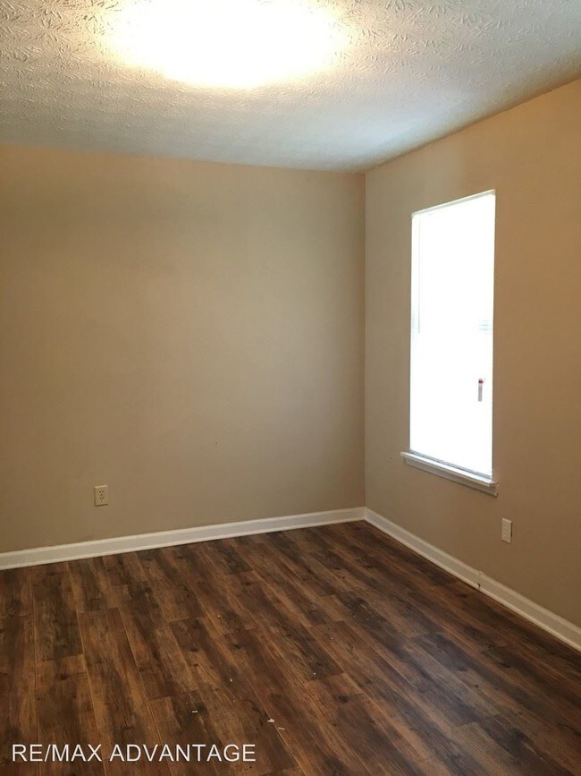 Building Photo - 2488 Robinhood Dr