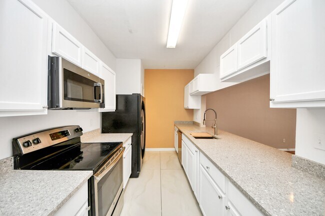 Building Photo - 3218 Holly Hall St