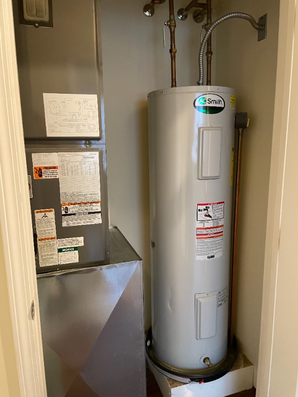 Building Photo - 502 Dickinson St