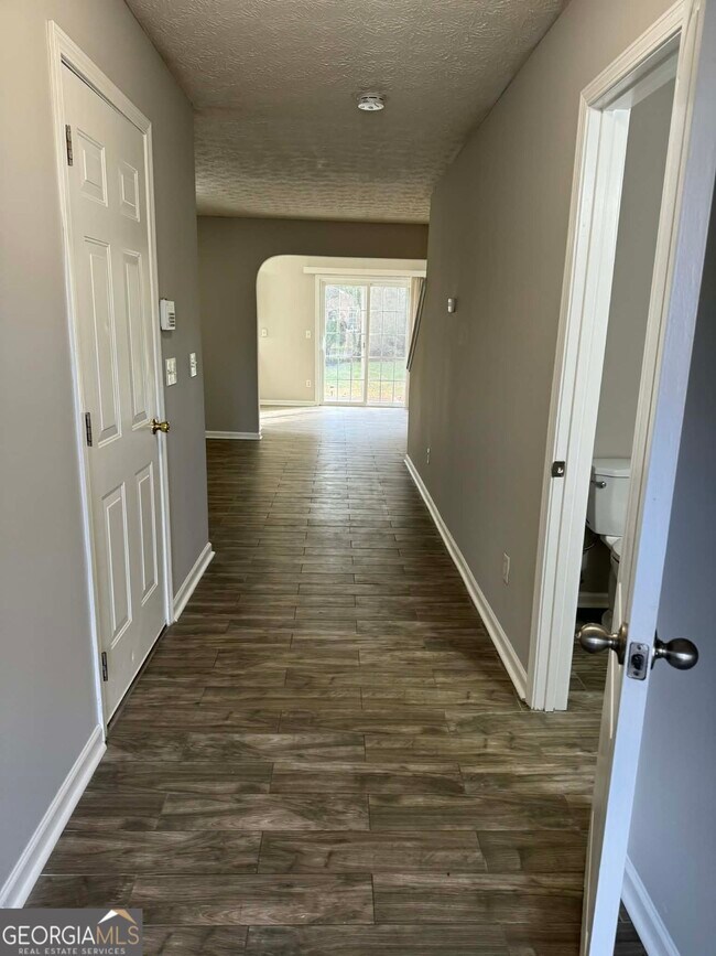 Building Photo - 705 Magnolia Gardens Walk