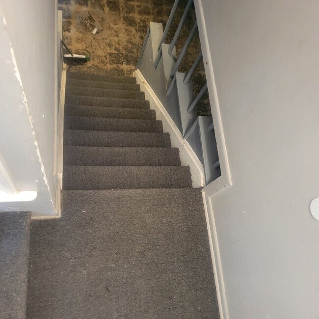 Building Photo - Beautiful 2 bed/1 bath near Grosse Pointe!...