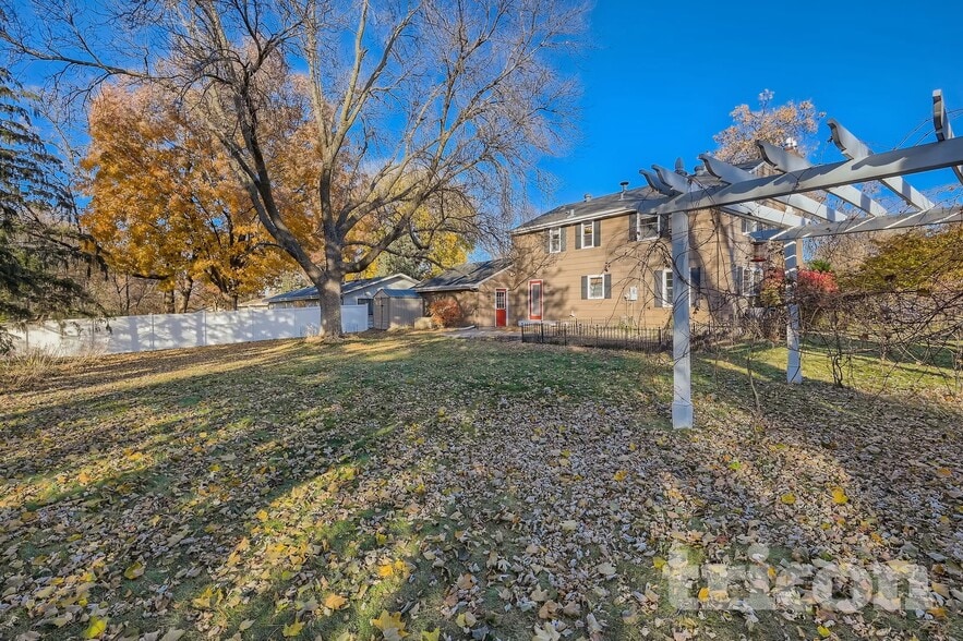 Building Photo - 13408 Colfax Ave S