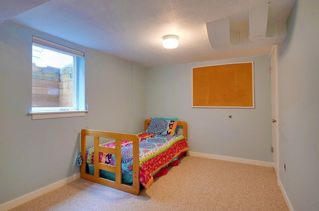 Building Photo - Remodeled Wedgewood Home!