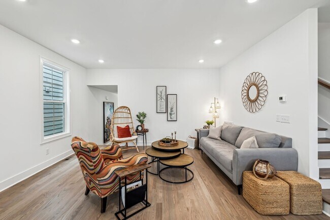 Building Photo - 2111 Chadwell Retreat Dr