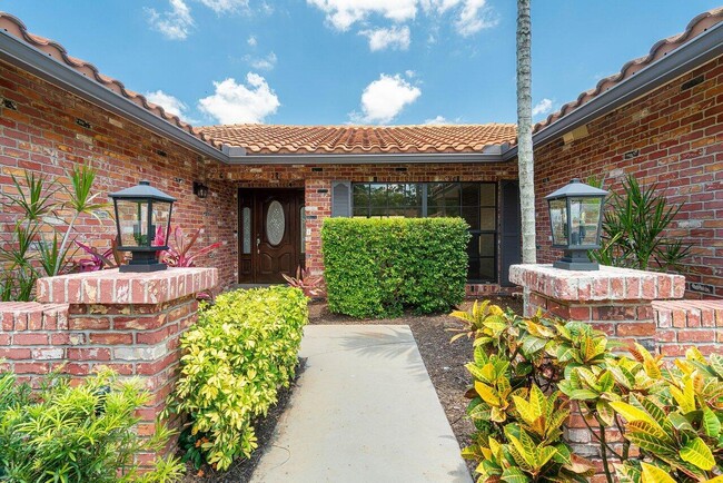 Building Photo - 21155 Shady Vista Ln