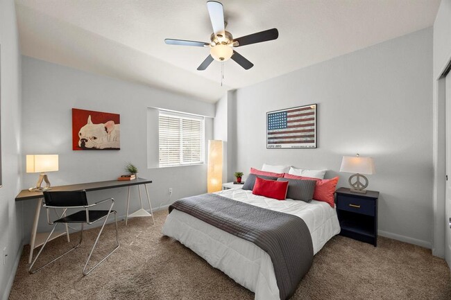 Building Photo - 2109 Zoa Dr