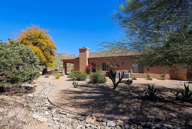 Building Photo - 6280 E Amber Sun Dr