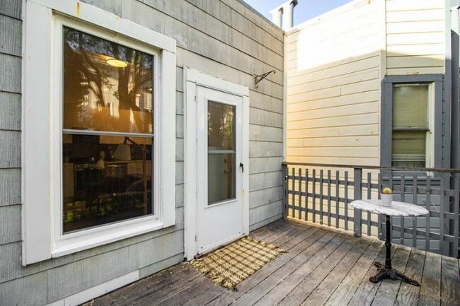 Building Photo - 1 bedroom in San Francisco CA 94110