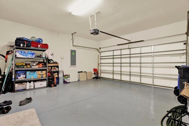 Building Photo - 18738 Birchwood Groves Dr