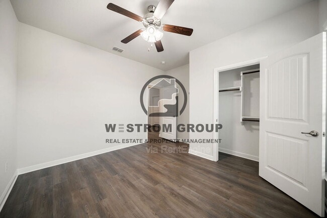 Building Photo - 1036 Cushing Dr