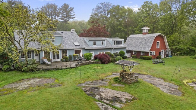 Building Photo - 1025 Old White Plains Rd