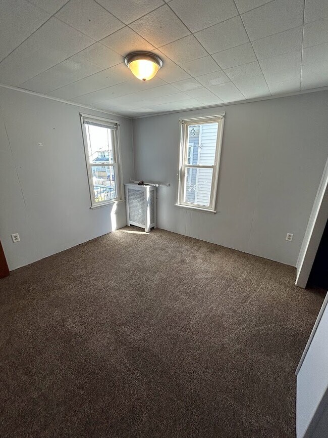 Building Photo - 260 S 6th St