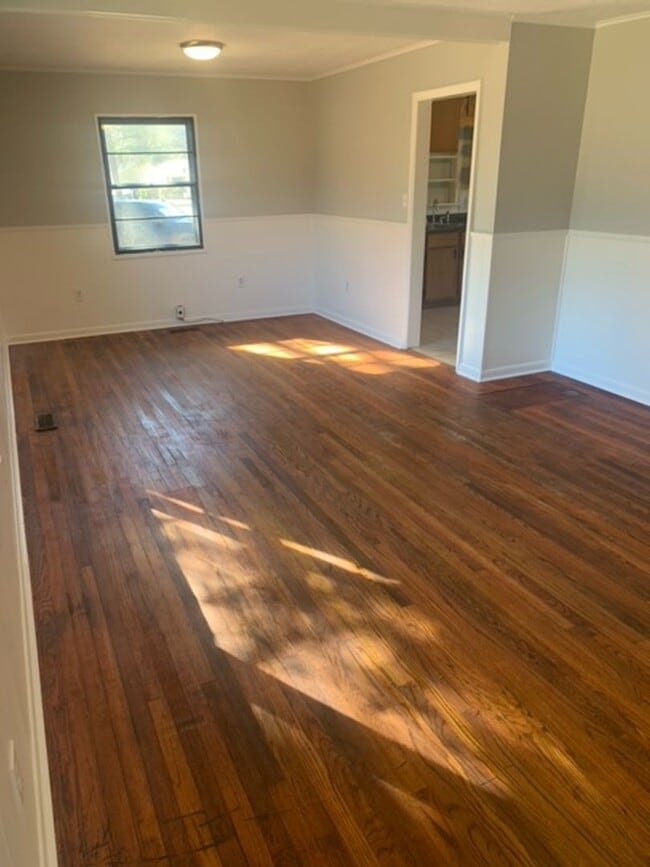 Building Photo - Renovated 3 Bedroom 2 Bath Home for Rent!