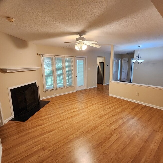 Building Photo - 2831 Edridge Ct