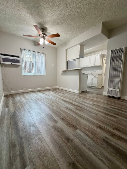 Building Photo - 12414 Dunrobin Ave