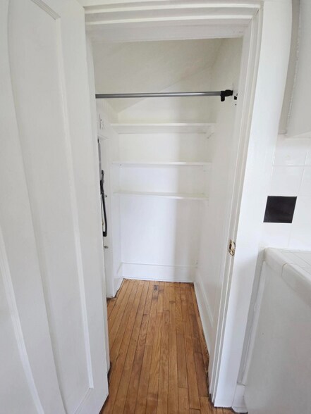 Building Photo - 103 W Mohawk Ave