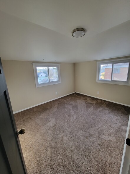 Building Photo - 444 N Henninger St