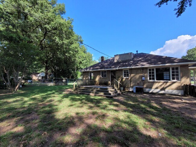 Building Photo - 4892 Carnes Ave