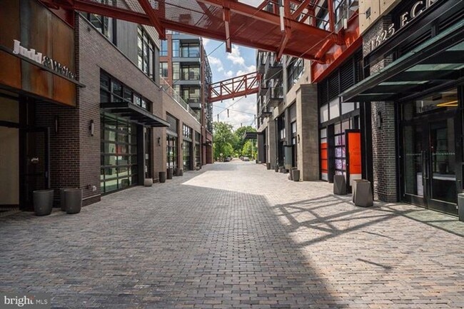 Building Photo - 2 Level Luxury Condo w/ Garage - Eckington District