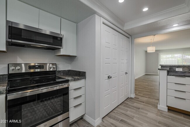Building Photo - 3640 N 70th St