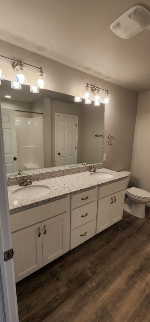 Building Photo - Modern Townhome in South Bismarck! Newly Available!