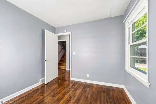 Building Photo - 988 Glenside Ave