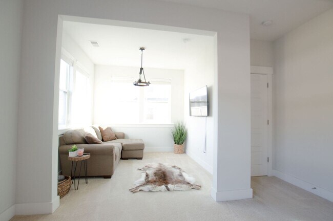 Building Photo - Charming Home in Mixson!
