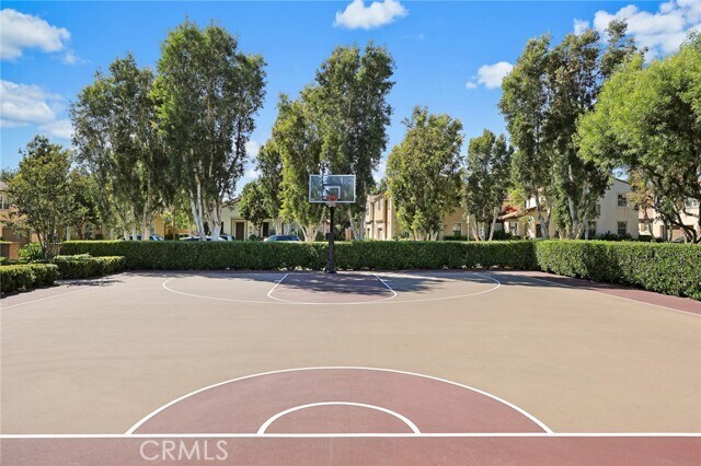 Building Photo - 60 Peony