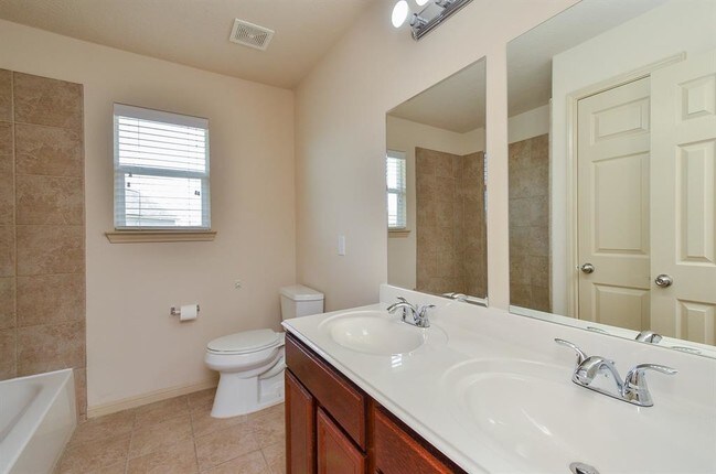 Building Photo - 25135 Ginger Ranch Dr