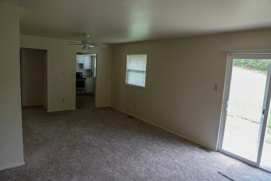 Building Photo - 5171 Green Trace Ln