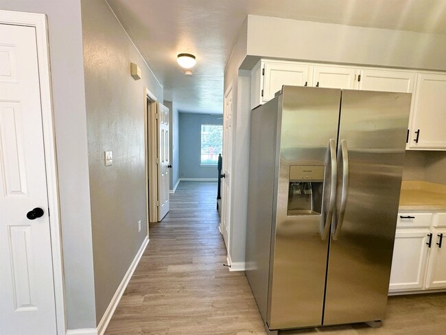 Building Photo - 234 Jonathans Way