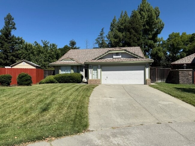 Building Photo - Modern 3 Bedroom 2 Bath One Story Browns Valley Vacaville *Star Rentals