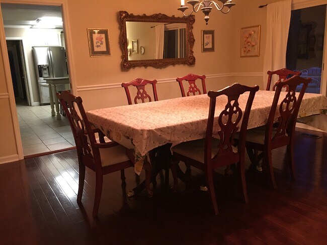 Building Photo - 685 Donald Ross Dr