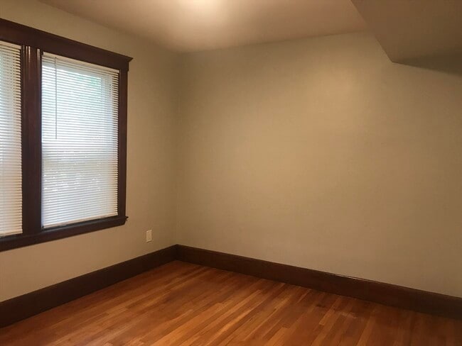 Building Photo - 18 Hanover Cir