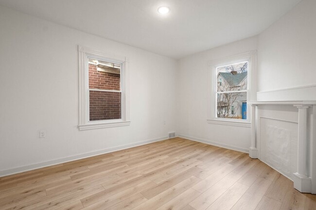 Building Photo - READY FOR MOVE IN! Don't miss this RENOVATED 4-BEDROOM located in Munhall!