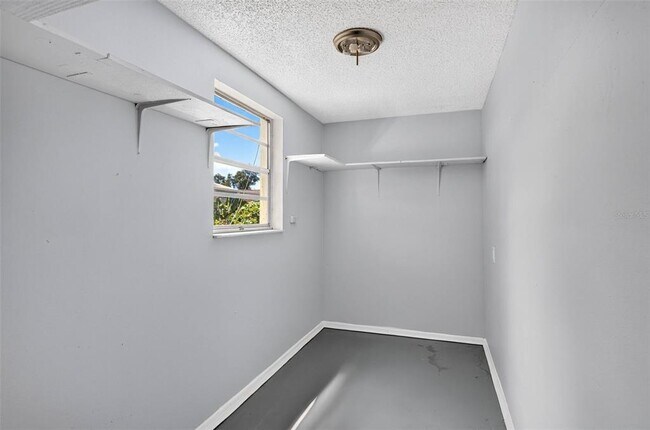 Building Photo - 8905 Tropical Palm Way
