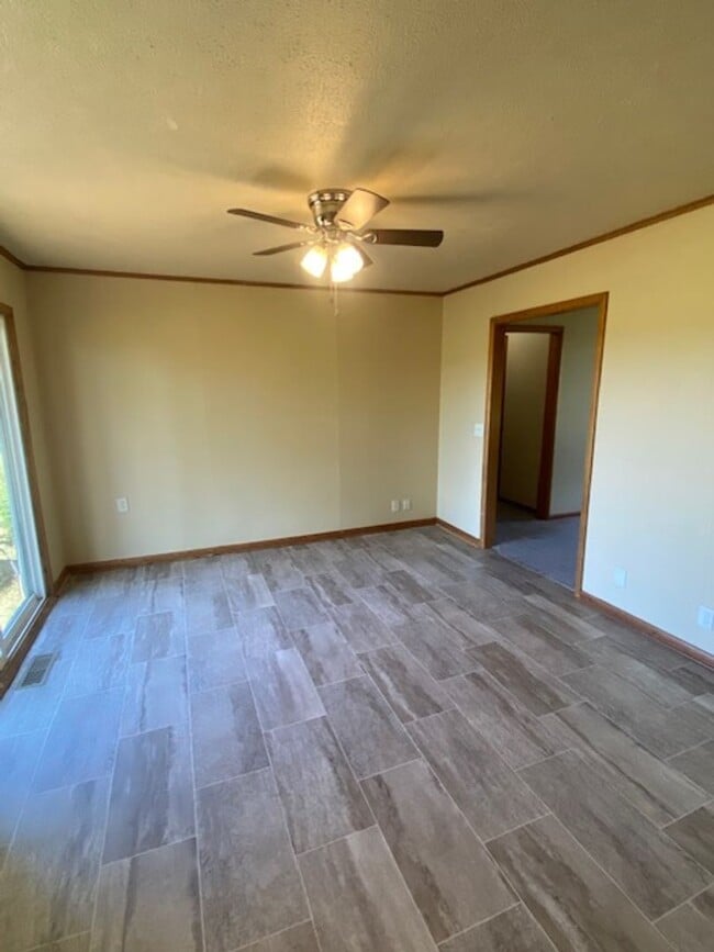 Building Photo - Nice 3 Bedroom Home In Lincoln!