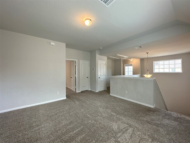 Building Photo - 2611 Hoffman Ln