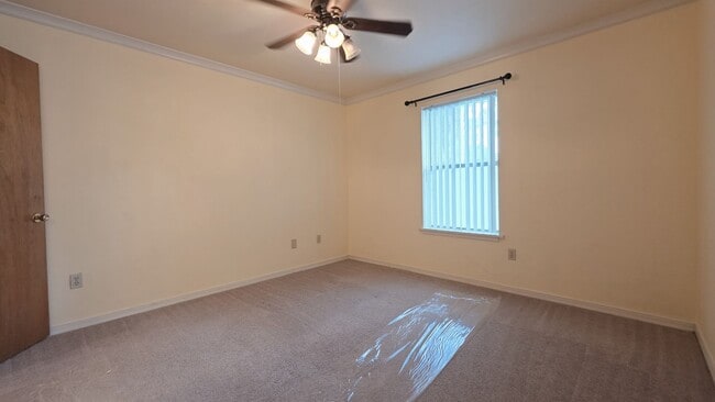 Building Photo - FOR RENT. 1 bedroom 1 bathroom condo first...