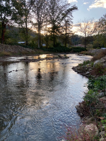 Building Photo - 12 Spruce St