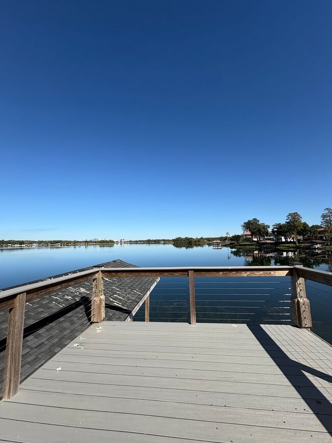 Building Photo - Quiet secluded lakefront  3 bed 2 bath pro...