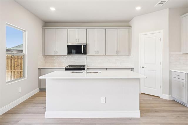 Building Photo - 2211 Gustavus Dr