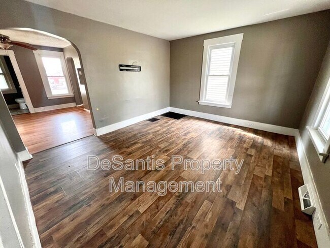 Building Photo - 4535 4th Ave