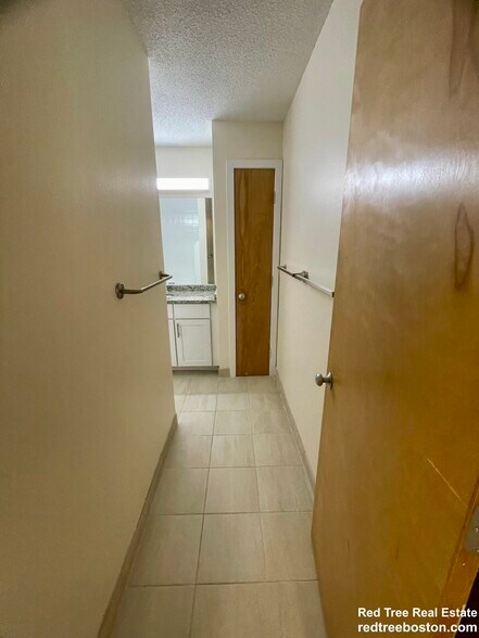 Building Photo - 148 N Beacon St